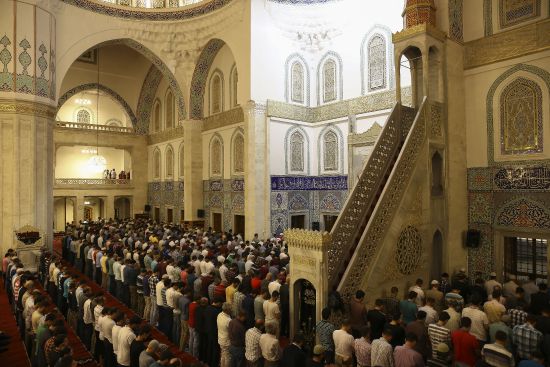 Bayram namazı saat kaçta kılınacak? İşte il il namaz saatleri